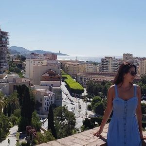 Meet your Posher, Amira